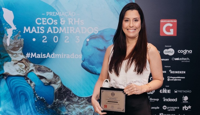 Josi Martins, diretora de Pessoas e Cultura da ADAMA, homenageada com o Prêmio RHs Mais Admirados