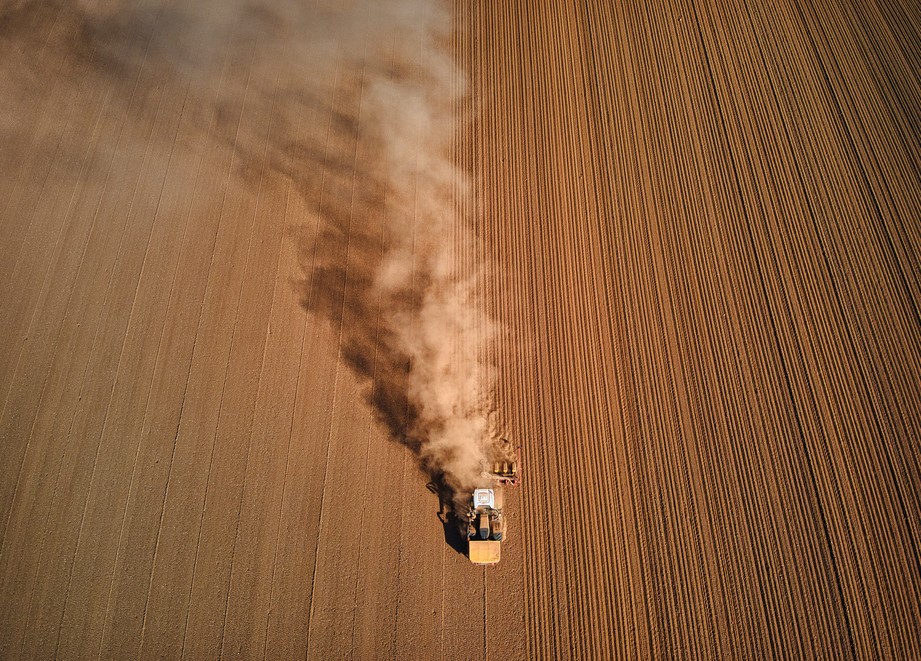 Birds eye tractor harvesting